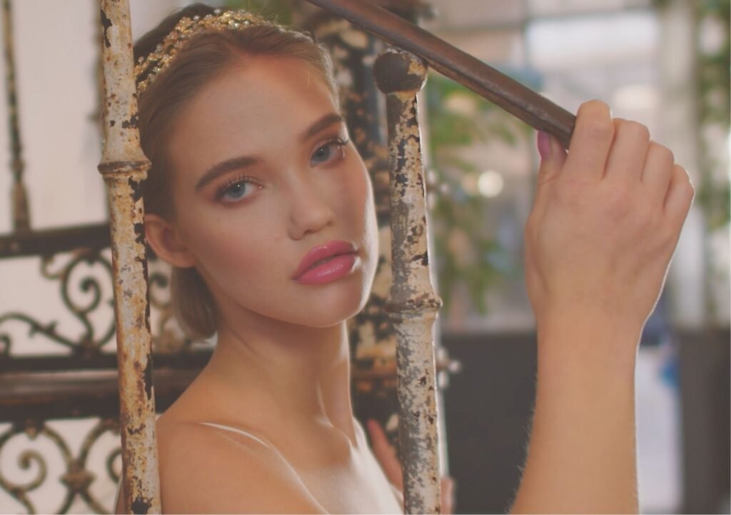 Poirier bruidsjurk | Isha van Dijk x 709FILMS Poirier bruidsjurk met Isha van Dijk, vastgelegd door 709FILMS.