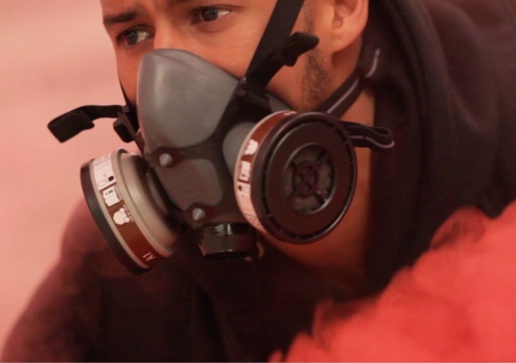 Jongeren met Black Bananas Kleding | Positieve Energie Black Bananas kleding en accessoires in actie, vastgelegd in een energieke video door 709FILMS