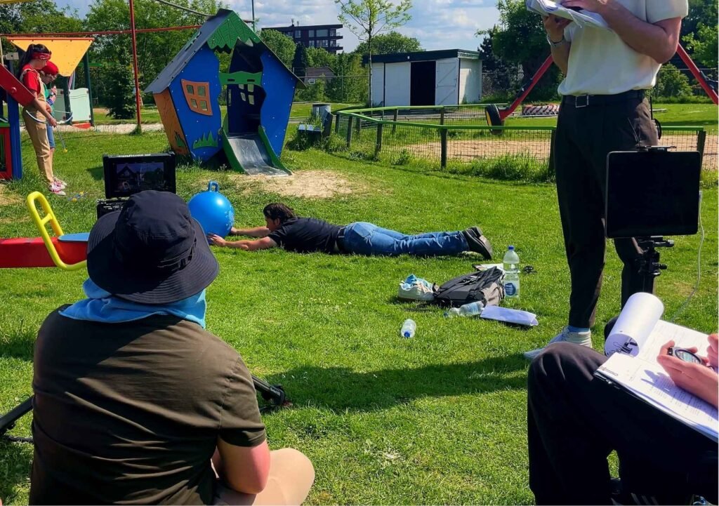 Speels leren: Een krachtig beeld uit de documentaire | 709FILMS Speels leren in beeld uit de documentaire Leren Spelen of Spelend Leren door 709FILMS