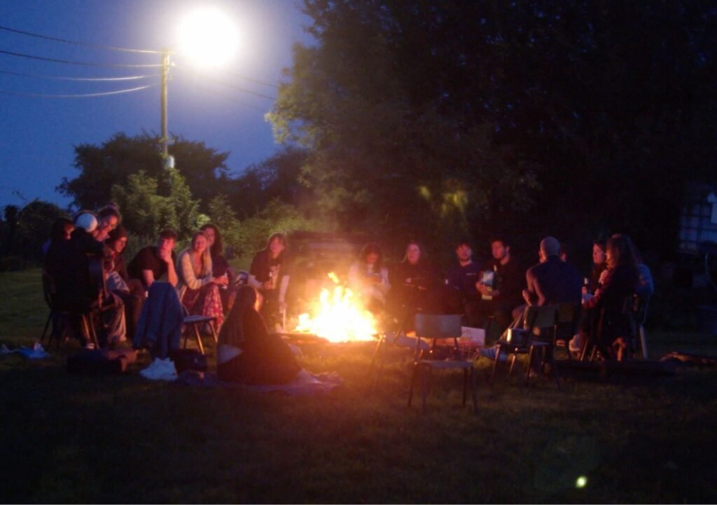 Muzikanten in samenwerking Makersweekend | Videoproductie 709FILMS Muzikanten werken samen tijdens Makersweekend Pop in Limburg, vastgelegd door 709FILMS.