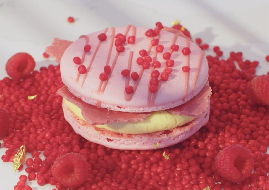 Gebakjes en milkshakes Smullies Maastricht | 709FILMS Commercial Gebakjes en milkshakes bij Smullies Maastricht, gefilmd door 709FILMS.