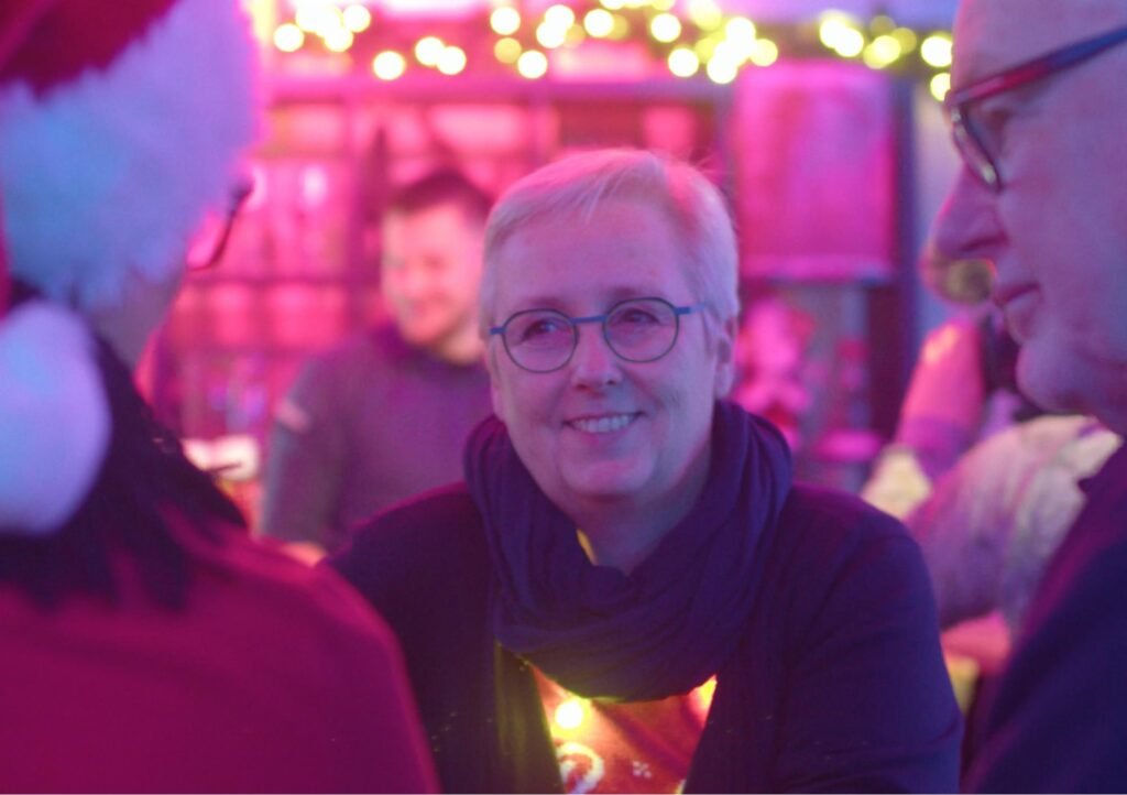 Kerstborrel ON12 2023 Video | 709FILMS 709FILMS filmde de kerstborrel van ON12 in 2023 en legde de sfeer en energie van dit evenement vast in een professionele video voor bedrijven.