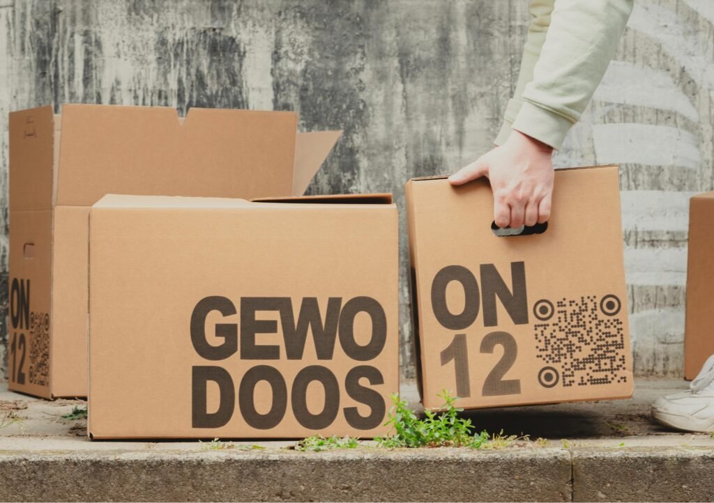 Circulaire verpakking van ingezameld karton | verfilmd door 709FILMS voor ON12 Circulaire verpakking van ingezameld karton | verfilmd door 709FILMS voor ON12